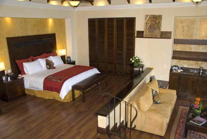 Hotel La Reunion Golf Resort And Residences Antigua Eksteriør bilde