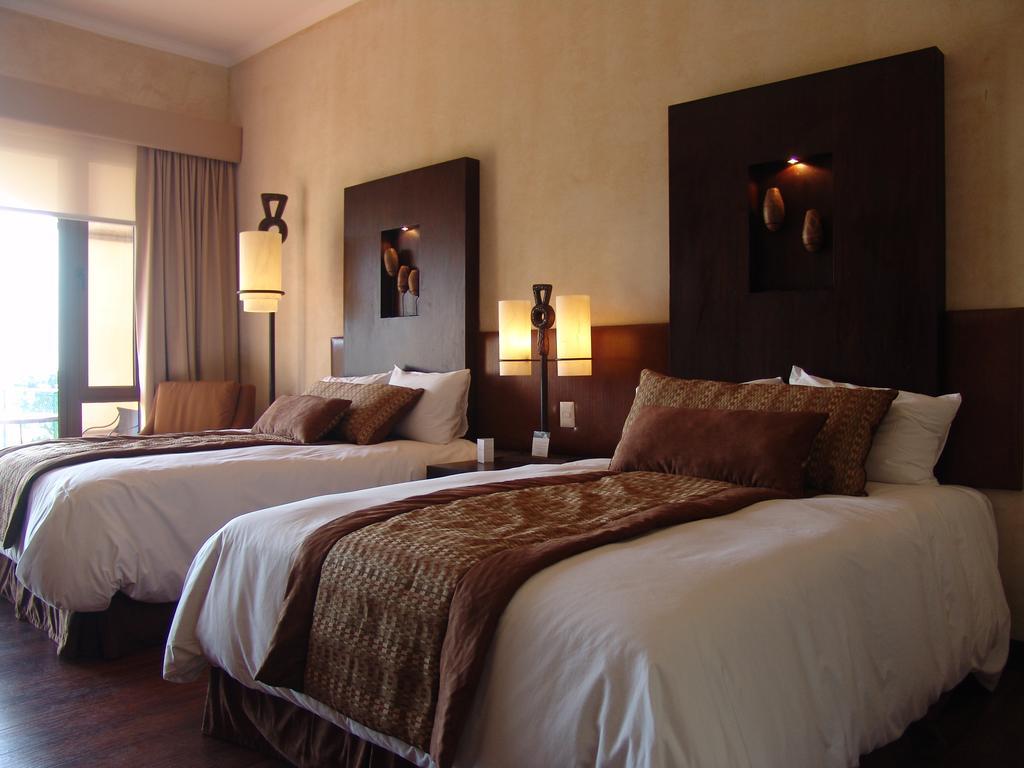 Hotel La Reunion Golf Resort And Residences Antigua Eksteriør bilde