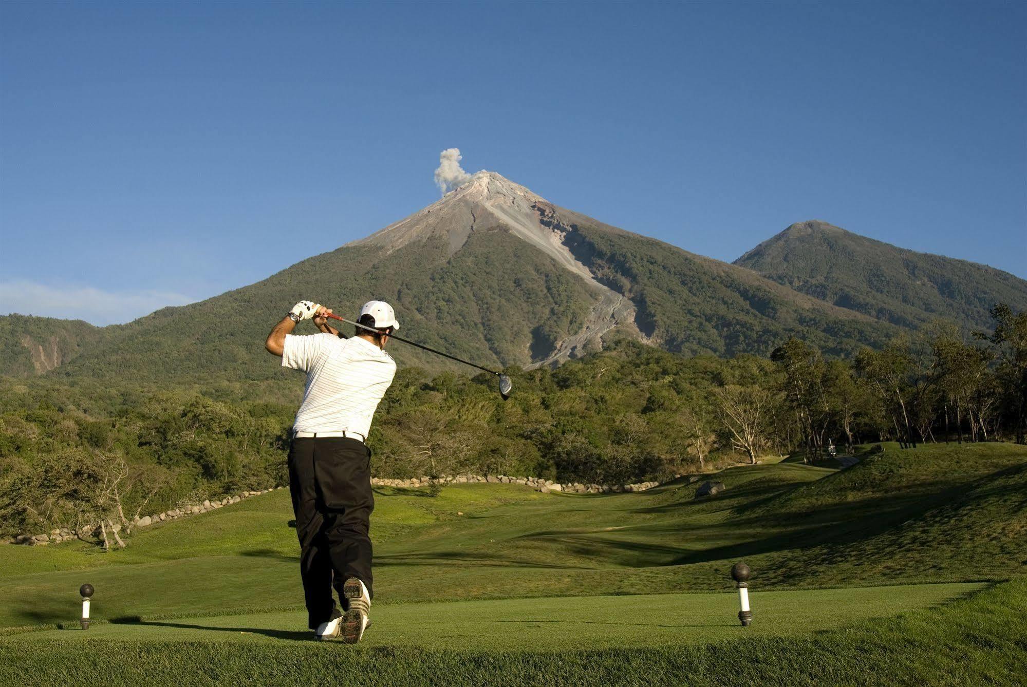 Hotel La Reunion Golf Resort And Residences Antigua Eksteriør bilde